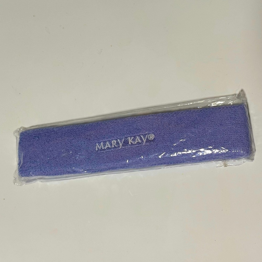 FREE 🆓 with any purchase! / Mary Kay Lavender Spa Headband